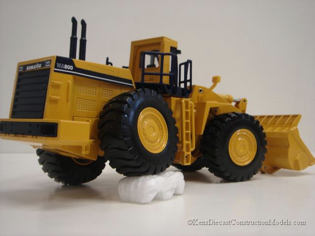 KOMATSU WA800